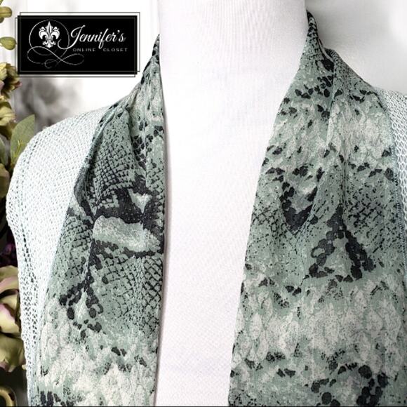 3/$25 Anthropologie Curio NY Mint Green Snakeskin Open Weave Knit Cardigan Med. - Picture 3 of 8